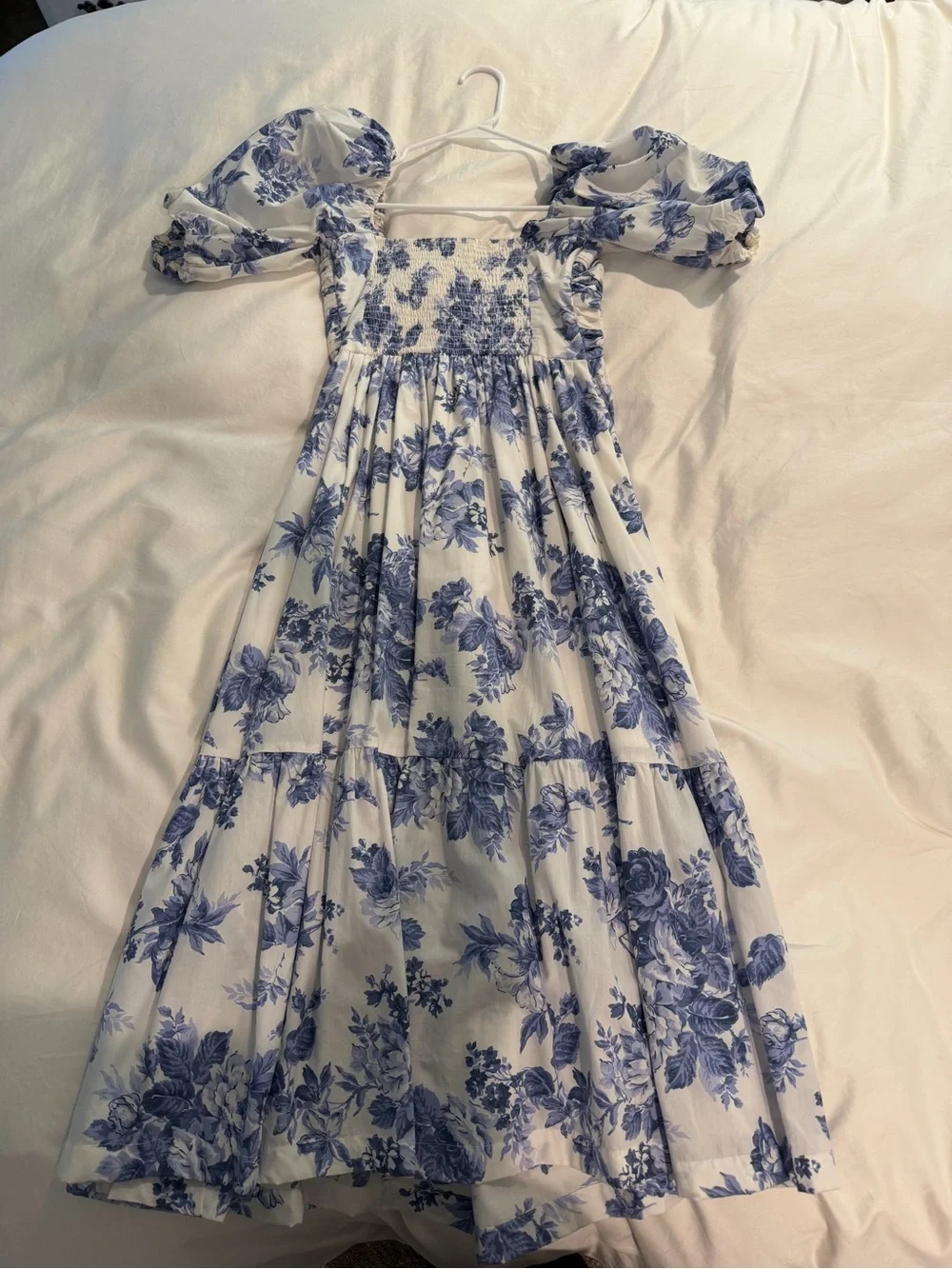 Abercrombie and Fitch Garden dress (White and Blue Floral Puff-Sleeve Dress)